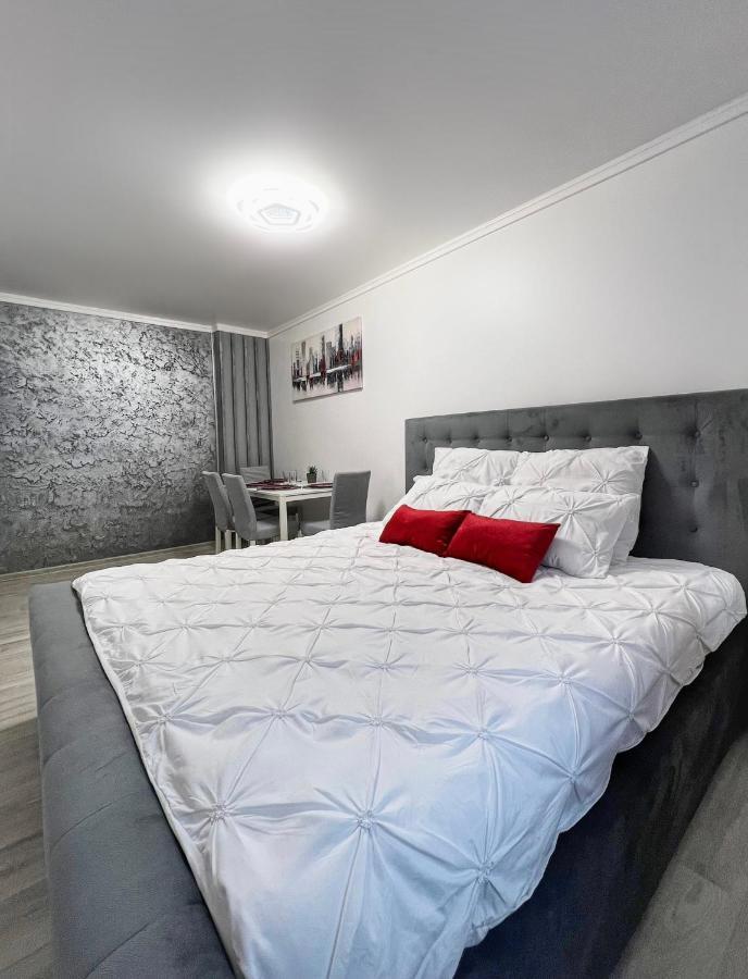Luxor Ultra-Central Apartments Сібіу Екстер'єр фото